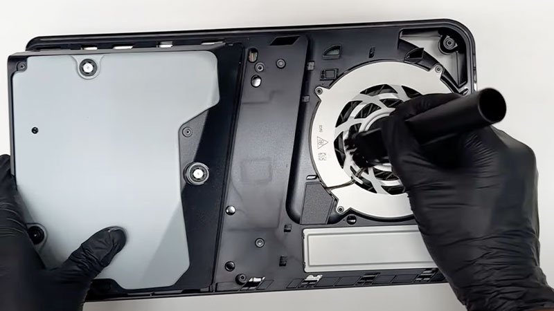 Cómo limpiar tu PS5 Slim paso a paso: Sin dañarla 6 eliminar polvo de la PS5 Slim