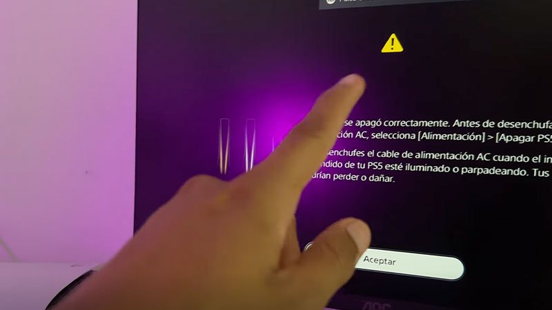 consola ps5 con advertencia de apagado